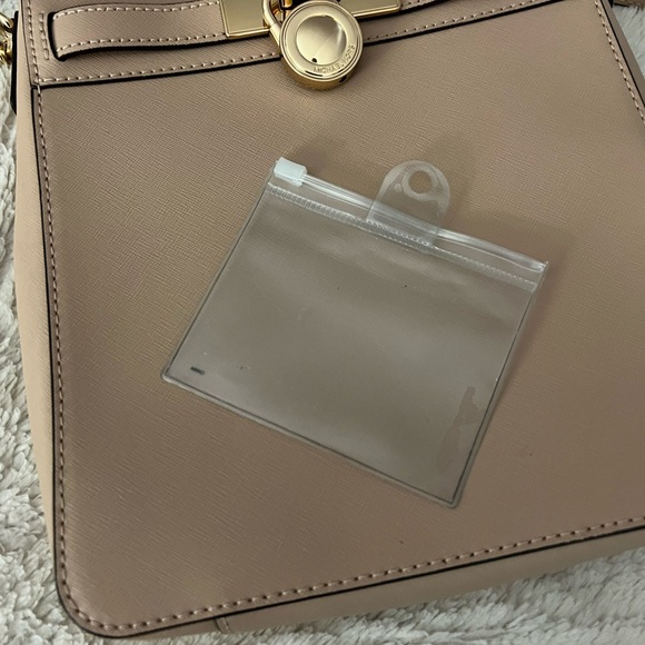 Michael Kors blush color crossbody - Picture 9 of 10
